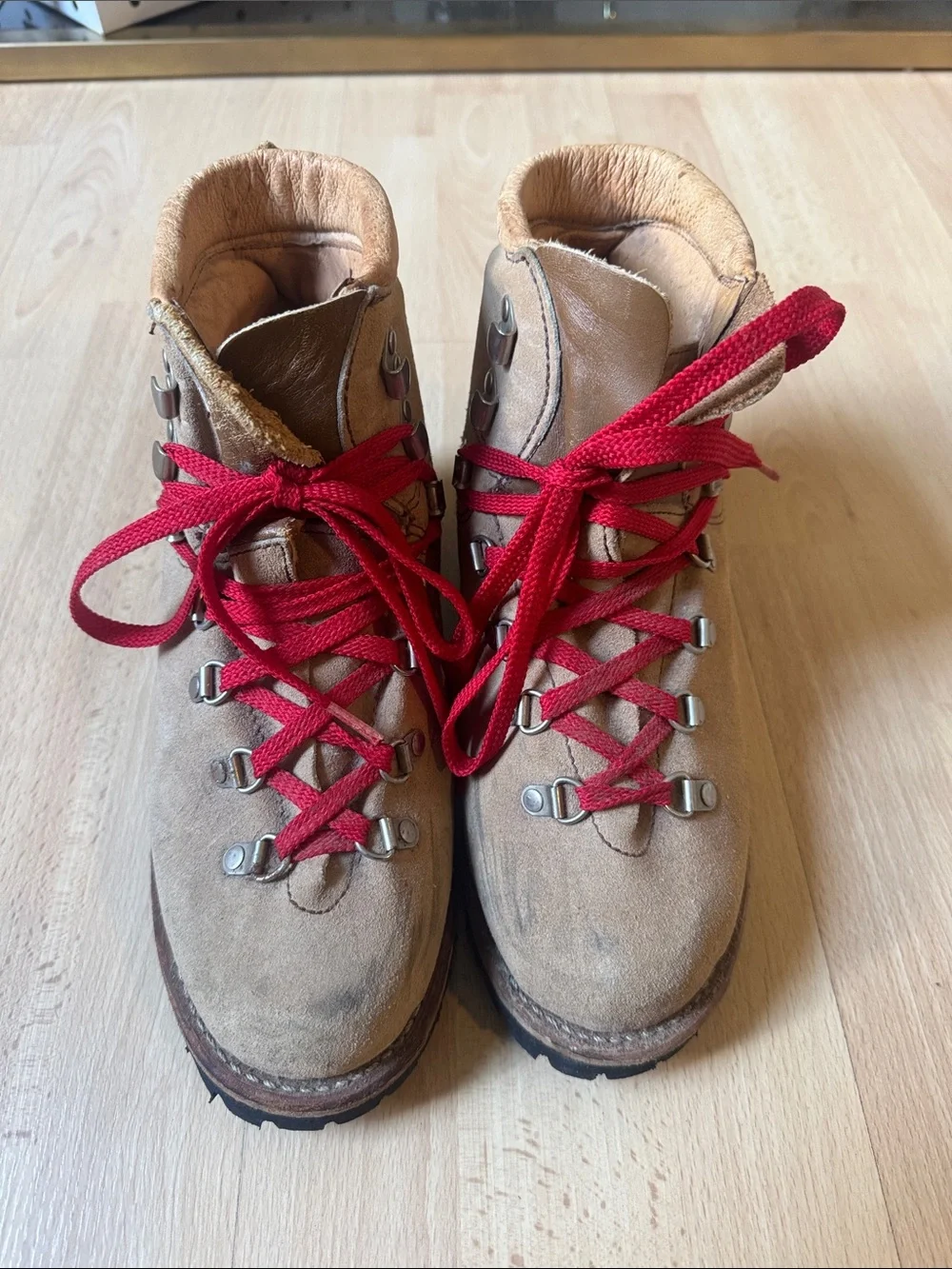 Dunham Vintage 80’s Hiking Boots size 9